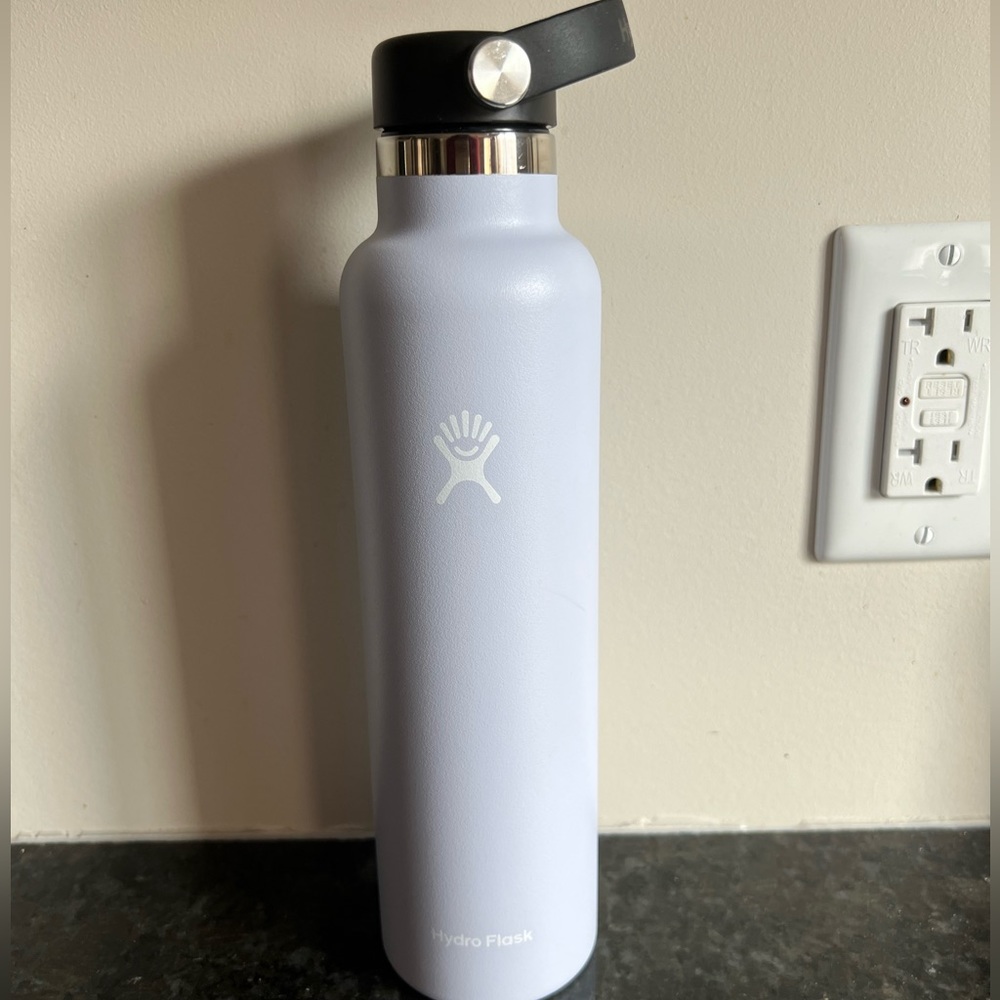 Hydroflask 24oz bottle in fog